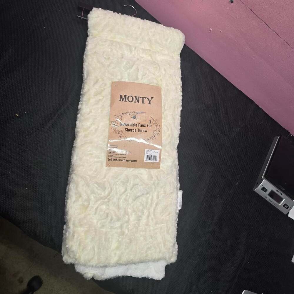 Monty Reversible Faux Fur Sherpa Throw Blanket Throw Cream White New